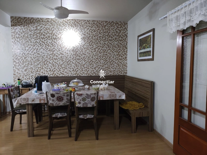 CASA AMPLA EM GRAVATAÍ: 3ª foto da galeria de imagens do imóvel