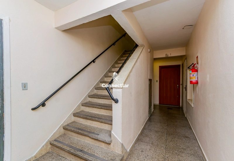 Apartamento econômico, semi mobiliado e bem localizado: 2ª foto da galeria de imagens do imóvel