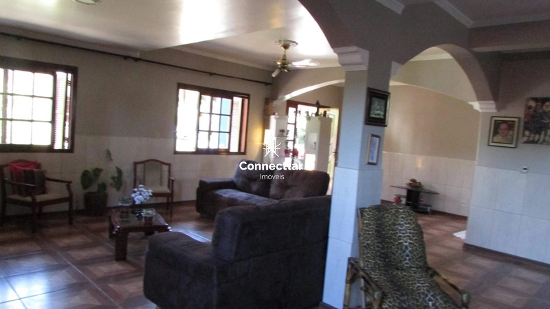 Casa ampla com 4 dormitórios, suíte e lindo pátio arborizado: 20ª foto da galeria de imagens do imóvel