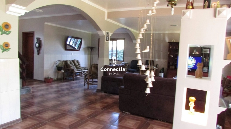 Casa ampla com 4 dormitórios, suíte e lindo pátio arborizado: 14ª foto da galeria de imagens do imóvel