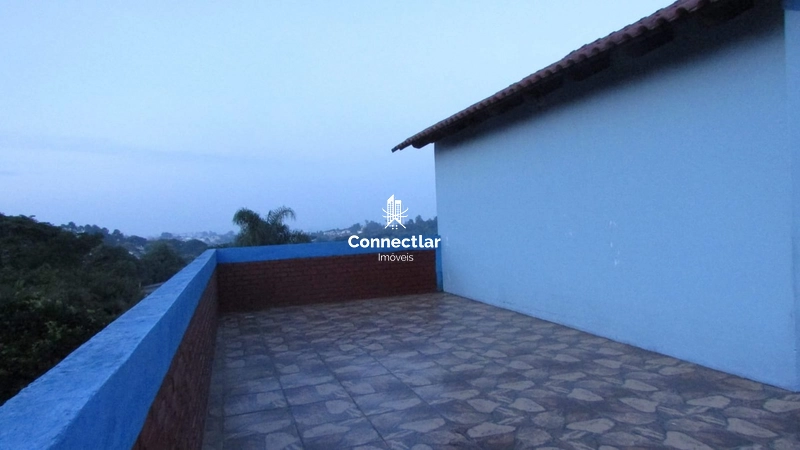 Casa ampla com 4 dormitórios, suíte e lindo pátio arborizado: 17ª foto da galeria de imagens do imóvel