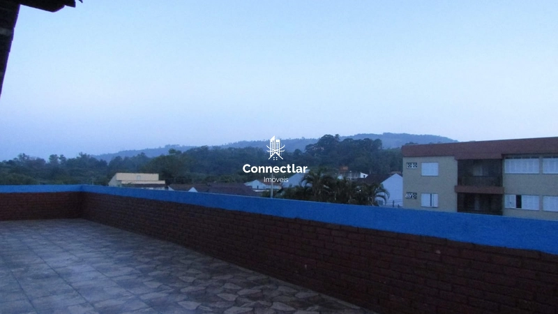 Casa ampla com 4 dormitórios, suíte e lindo pátio arborizado: 18ª foto da galeria de imagens do imóvel