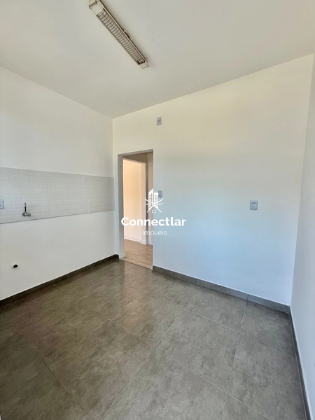 Amplo apartamento reformado com sacada no bairro Petrópolis: 5ª foto da galeria de imagens do imóvel