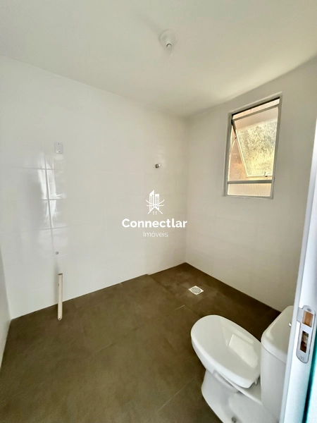 Amplo apartamento reformado com sacada no bairro Petrópolis: 20ª foto da galeria de imagens do imóvel