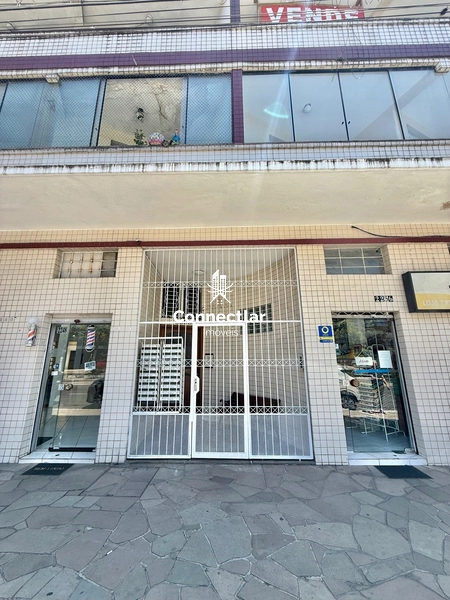 Amplo apartamento reformado com sacada no bairro Petrópolis: 26ª foto da galeria de imagens do imóvel