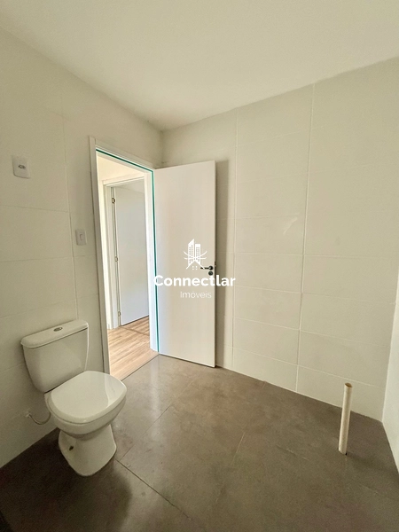 Amplo apartamento reformado com sacada no bairro Petrópolis: 21ª foto da galeria de imagens do imóvel