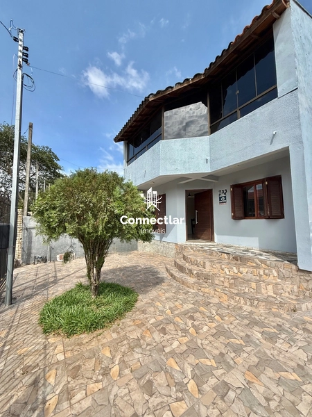 Casa com 3 dormitórios, suíte com closet e piscina: 2ª foto da galeria de imagens do imóvel