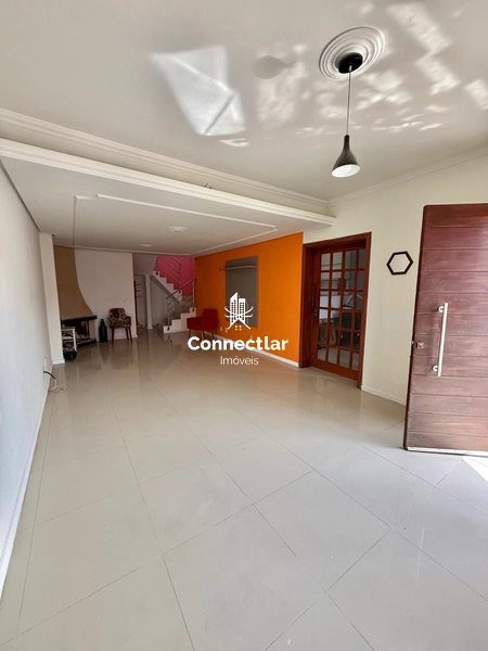 Casa com 3 dormitórios, suíte com closet e piscina: 3ª foto da galeria de imagens do imóvel