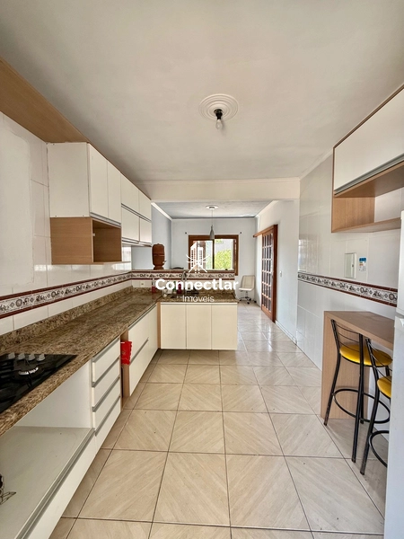 Casa com 3 dormitórios, suíte com closet e piscina: 12ª foto da galeria de imagens do imóvel