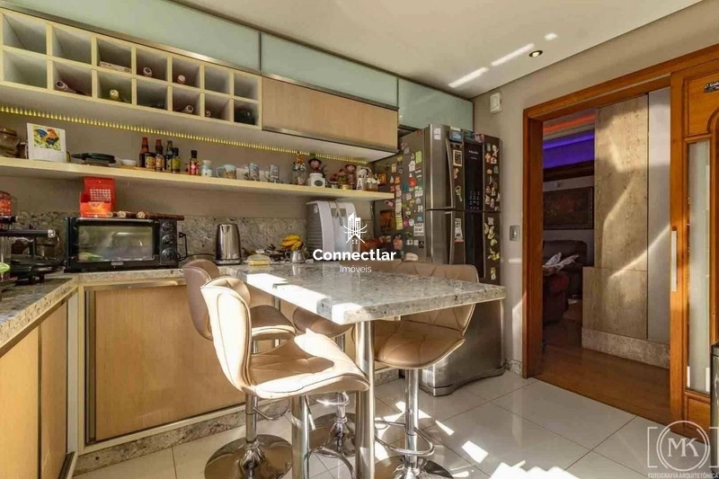 Casa com piscina e 4 dormitórios no Jardim Planalto: 4ª foto da galeria de imagens do imóvel