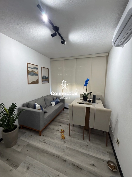 Apartamento reformado de 2 dormitórios no bairro Camaquã: 2ª foto da galeria de imagens do imóvel