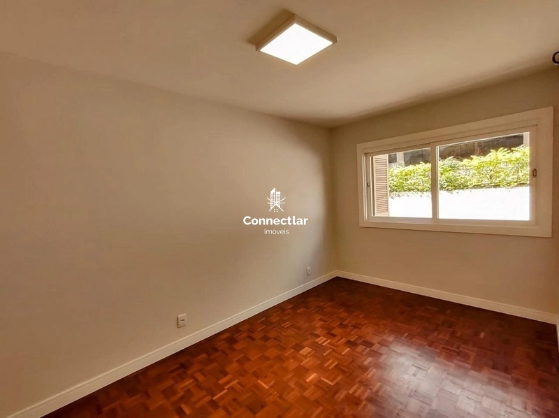 Apartamento reformado com 2 dormitórios no bairro Petrópolis!: 8ª foto da galeria de imagens do imóvel