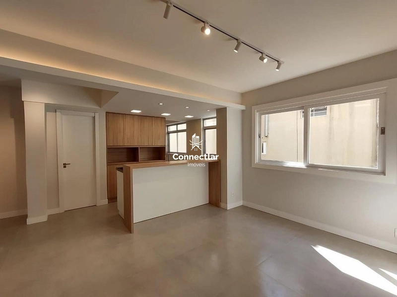 Apartamento reformado com 2 dormitórios no bairro Petrópolis!: 2ª foto da galeria de imagens do imóvel
