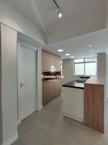 Apartamento reformado com 2 dormitórios no bairro Petrópolis!: 4ª foto da galeria de imagens do imóvel