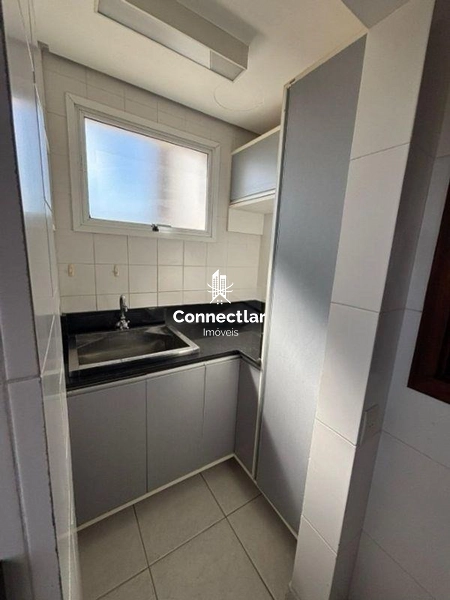 Amplo apartamento reformado com suíte e living para 3 ambientes: 8ª foto da galeria de imagens do imóvel