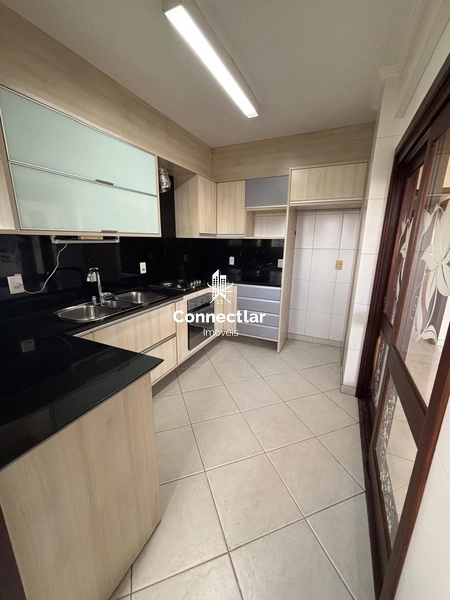 Amplo apartamento reformado com suíte e living para 3 ambientes: 5ª foto da galeria de imagens do imóvel