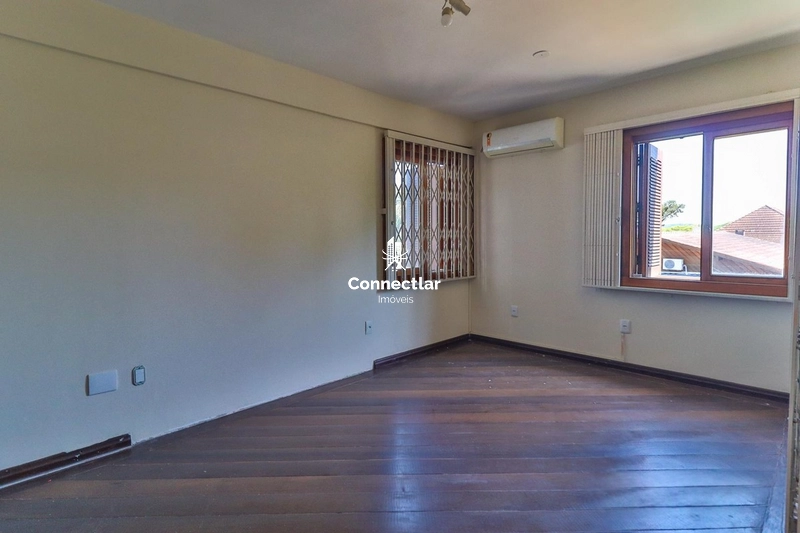 Casa ampla e exclusiva à venda no bairro Cristal: 32ª foto da galeria de imagens do imóvel