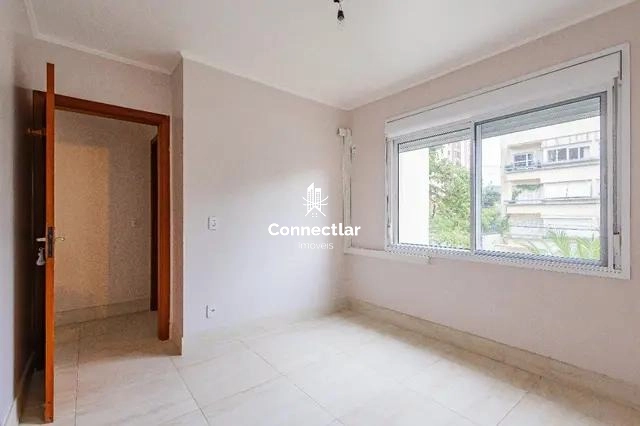 Apartamento 3 dormitórios reformado à venda no bairro Petrópolis: 13ª foto da galeria de imagens do imóvel