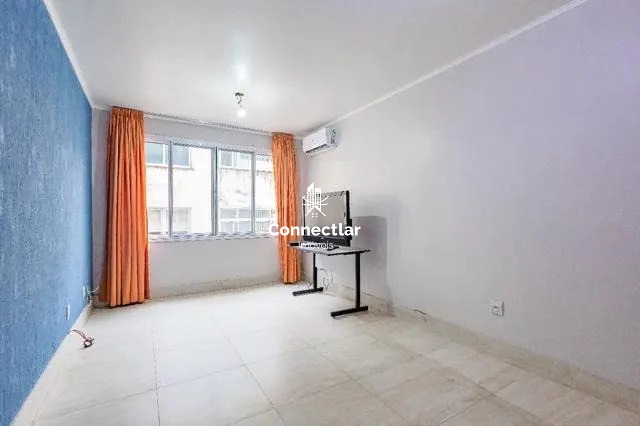Apartamento 3 dormitórios reformado à venda no bairro Petrópolis: 4ª foto da galeria de imagens do imóvel