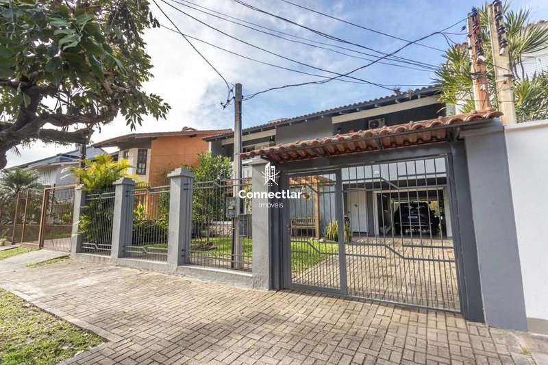 Casa à Venda com 4 Dormitórios, Suíte, Piscina e Espaço Gourmet: 1ª foto da galeria de imagens do imóvel
