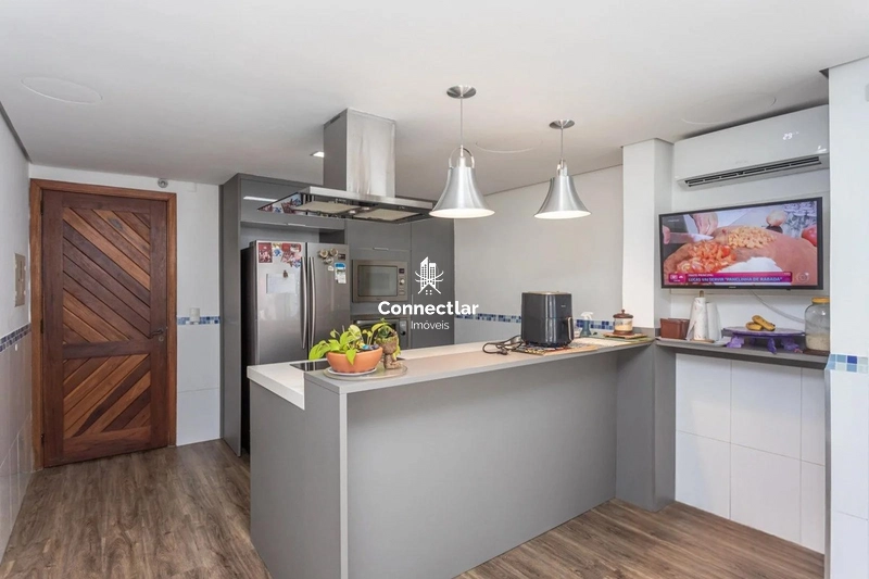 Casa à Venda com 4 Dormitórios, Suíte, Piscina e Espaço Gourmet: 11ª foto da galeria de imagens do imóvel