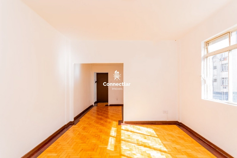 Apartamento de 2 dormitórios com sacada no Centro Histórico: 3ª foto da galeria de imagens do imóvel