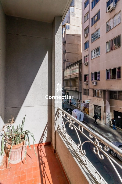 Apartamento de 2 dormitórios com sacada no Centro Histórico: 6ª foto da galeria de imagens do imóvel