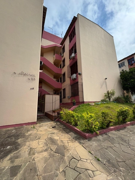 AP 2 QUARTOS NO PARQUE DOS MAIAS COM VAGA DE GARAGEM COBERTA: 2ª foto da galeria de imagens do imóvel