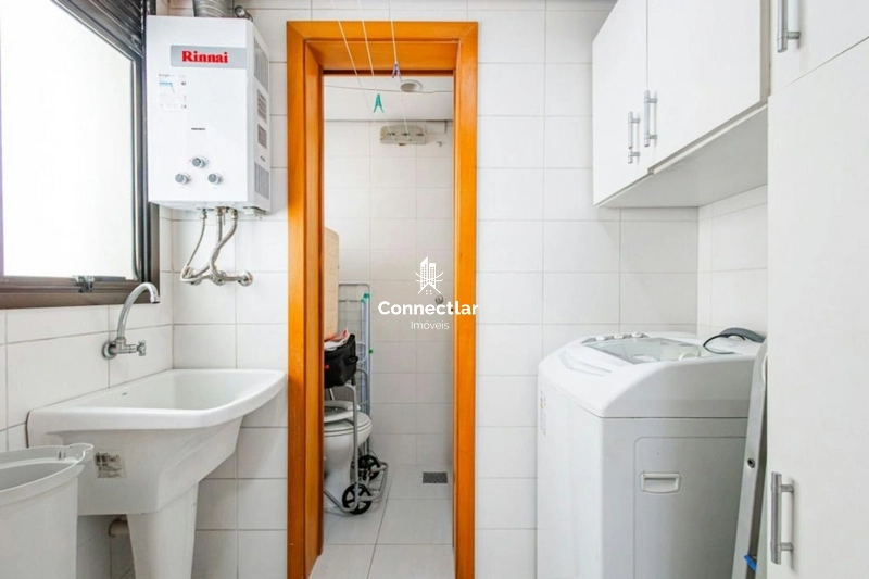 Oportunidade em Petrópolis: living com churrasqueira e 2 vagas coberta: 7ª foto da galeria de imagens do imóvel