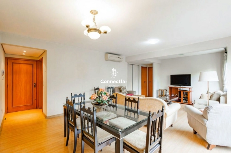 Oportunidade em Petrópolis: living com churrasqueira e 2 vagas coberta: 4ª foto da galeria de imagens do imóvel