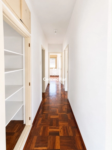 Apartamento de 3 dormitórios à venda no bairro Petrópolis: 11ª foto da galeria de imagens do imóvel