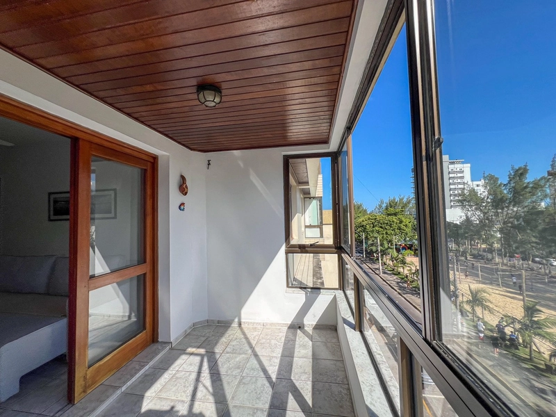 ALUGUEL DE VERÃO - APARTAMENTO EM FRENTE A PRAÇA FLÁVIO BOIANOVSKI: 1ª foto da galeria de imagens do imóvel