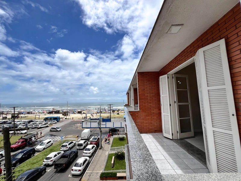 APARTAMENTO COM SACADA DE FRENTE COM VISTA PARA O MAR: 1ª foto da galeria de imagens do imóvel
