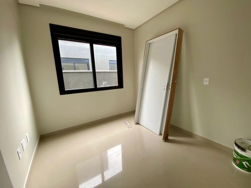 Casa de alto padrão com 3 dormitórios: 8ª foto da galeria de imagens do imóvel