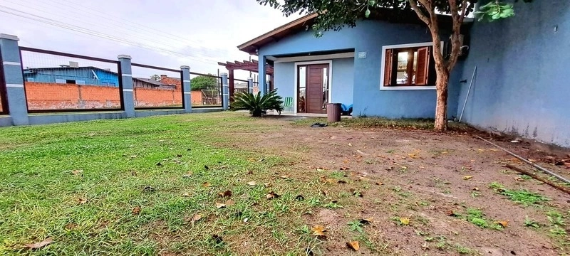 Casa com 3 dormitórios a apenas 60m da praia: 2ª foto da galeria de imagens do imóvel