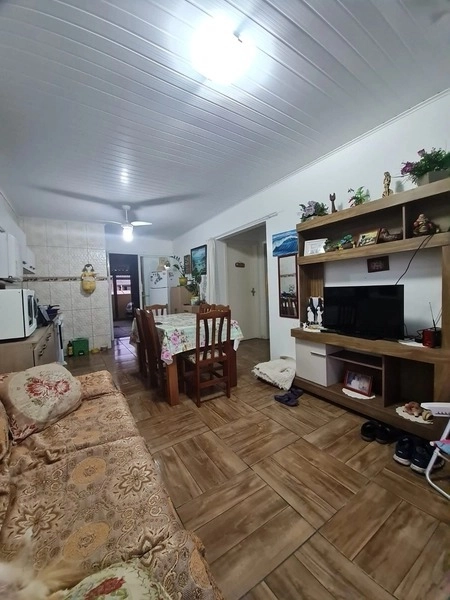 Casa com 3 dormitórios, piscina e anexo nos fundos perto da praia: 5ª foto da galeria de imagens do imóvel