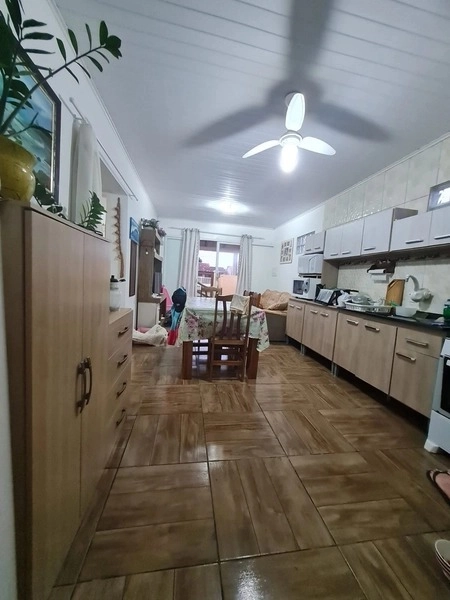 Casa com 3 dormitórios, piscina e anexo nos fundos perto da praia: 3ª foto da galeria de imagens do imóvel