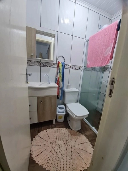 Casa com 3 dormitórios, piscina e anexo nos fundos perto da praia: 6ª foto da galeria de imagens do imóvel