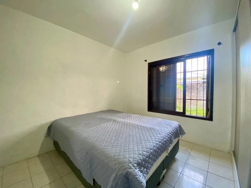 Casa com 3 dormitórios a 2 quadras do mar: 3ª foto da galeria de imagens do imóvel