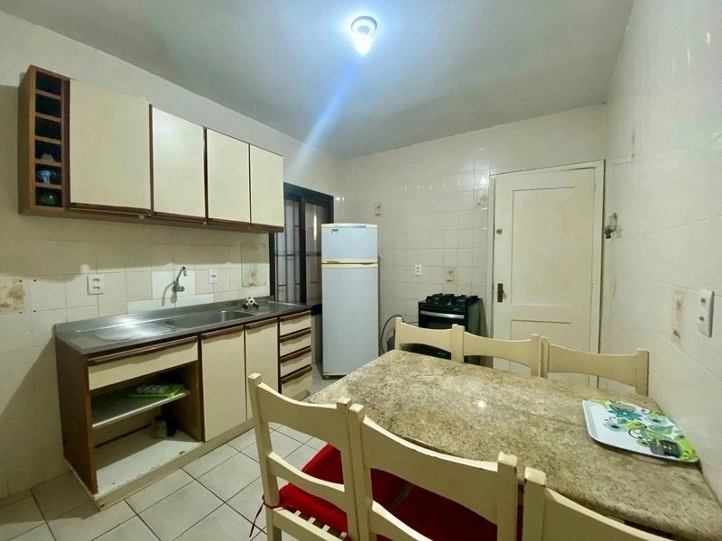 Casa com 3 dormitórios a 2 quadras do mar: 13ª foto da galeria de imagens do imóvel