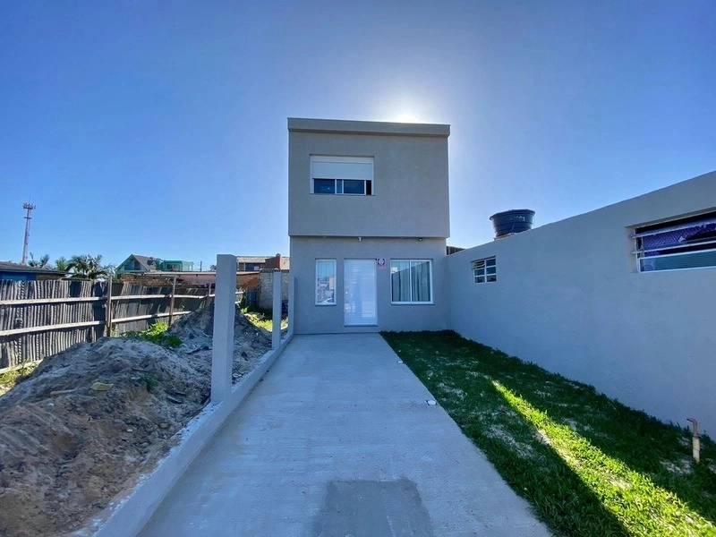 Linda casa de 2 suítes na praia Arco Iris: 1ª foto da galeria de imagens do imóvel