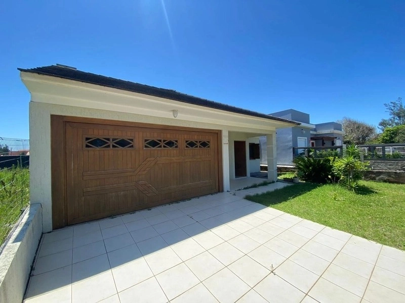 Casa com 3 dormitórios com vista eterna para o mar: 1ª foto da galeria de imagens do imóvel