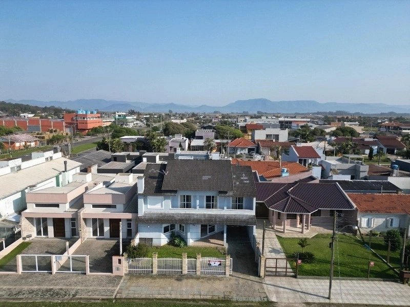 Casa com 5 dormitórios perto da praia no bairro Zona Norte: 4ª foto da galeria de imagens do imóvel