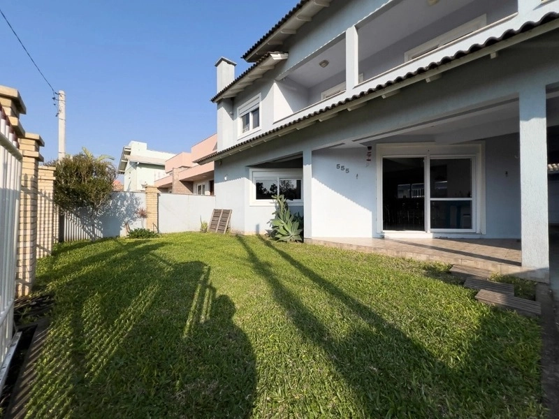 Casa com 5 dormitórios perto da praia no bairro Zona Norte: 2ª foto da galeria de imagens do imóvel