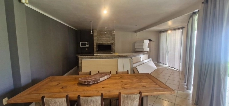 Casa de esquina com 3 dormitórios e área gourmet a 150m da praia: 7ª foto da galeria de imagens do imóvel