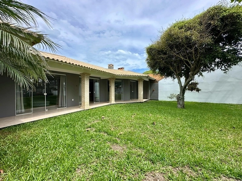 Casa de esquina com 3 dormitórios e área gourmet a 150m da praia: 27ª foto da galeria de imagens do imóvel