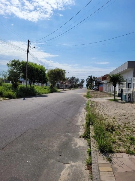 TERRENO A 2 QUADRAS DO MAR: 2ª foto da galeria de imagens do imóvel