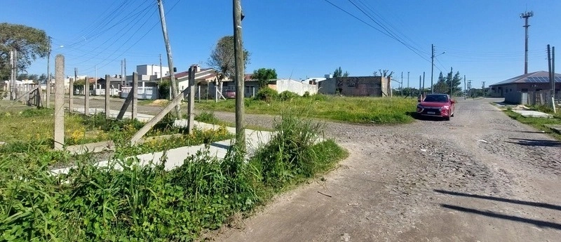 Para investidor - Terreno com 375m² ideal para construção de geminadas: 3ª foto da galeria de imagens do imóvel