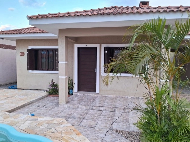 Casa com 3 dormitórios no bairro Zona Norte: 1ª foto da galeria de imagens do imóvel