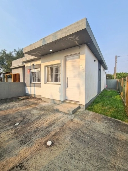 Casa mobiliada de esquina com 2 dormitórios a uma quadra do mar: 16ª foto da galeria de imagens do imóvel